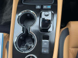 オートブレーキホールド機能付き ブレーキを踏んで停止するとブレーキを踏み続けなくても停車を保持します。