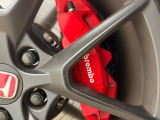 【ブレンボ製キャリパー】ハイパワー車両には強力なブレーキが必須!世界のスーパーカーにも採用されるイタリアの高級メーカー「ブレンボ」を装着!色鮮やかなキャリパーがスポーティな印象を引き立てます♪
