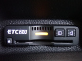 ■【ETC車載器】が装備されています。セットアップをしてお渡しとなり、ETCカードを差し込むだけで高速道路の利用が可能です。