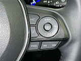 ステアリングスイッチ付き。前方から目を離すことなく操作することが可能です。