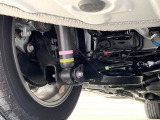 お車を安心してお乗りいただく為には、足回りの定期点検が欠かせません。サービスサポート(有償保証)では無料点検もご提供しており、安心のカーライフをお過ごしいただけるサポート体制が整っています。