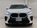 【キドニーグリル】BMWは約90年もの間、ほぼ全ての車両にひと目でBMWだと分かるこの特徴的なフロントグリルが備えられ、デザイン・アイコンとして親しまれてきました。
