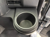 【運転席ドリンクホルダー】