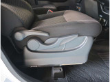 【シートアジャスター】上下調整できるシートアジャスター!運転手にあったドライバーズポジションができますね。