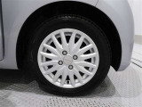 タイヤサイズは155/65R14です。
