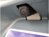バックカメラが付いているので後方確認が非常にしやすいです。今や運転初心者も熟練者も必須装備!ついていて損はないですね♪