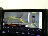 パノラミックビューモニター付きです。車両を上から見たような映像を画面に表示。運転席からの目視だけでは見にくい、車両周辺の状況をリアルタイムでしっかり確認できます。