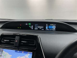 メーターが運転席から見やすいインパネ中央部に配置してるので走行中の視線移動が少なく快適です。
