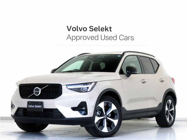 XC40 ウルトラ B4 AWD ダーク エディション サンドデューン 4WD