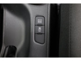 スイッチ類もきれいに。車内もボディも隅々までクリーニング。