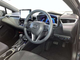 運転席周りのレイアウトをご覧ください。ナビゲーションが綺麗に装着されすっきり収まってますね!