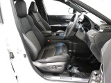 運転席・助手席ともにシートヒーター付きで寒い日でも暖かです! また運転席はパワーシートで微妙なポジション調整も可能です!
