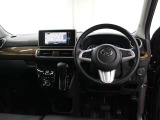 運転席廻りです。