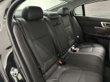 ナンバー付きの車両は公道試乗可能です(登録済未使用車など一部除く)。また、取り回しの確認など、広い場内でご試乗も可能です。お気軽に申し付けください。