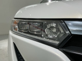 LEDヘッドライトは、点灯の瞬間から最大光量を発揮し、突然暗くなるトンネルなどでの安定感を高めます。
