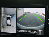 アラウンドモニター搭載で、運転席にいながら、クルマの前後左右の状況を確認可能です