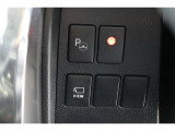 『U-Carつるた店はサービス工場も併設』 ※3ストール設備で買った後の整備も安心です※ 『U-Carつるた店はau携帯ショップも常設』 ※営業時間 AM9:30-PM5:00まで※
