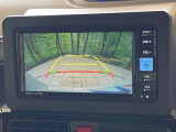【バックカメラ】駐車時に後方がリアルタイム映像で確認できます。大型商業施設や立体駐車場での駐車時や、夜間のバック時に大活躍!運転スキルに関わらず、今や必須となった装備のひとつです!