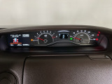 メーターの横に液晶カラーディスプレーを装備。航続可能距離等の情報やHonda SENSINGの注意・警告を表示します!