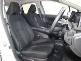 運転席まわりです。実際に座ってみて乗り心地を体感してみて下さい。