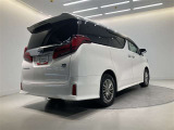 バックカメラが付いているので後方確認が非常にしやすいです。今や運転初心者も熟練者も必須装備!ついていて損はないですね♪