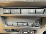 手元には簡単に操作できるスイッチ類です。