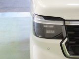 LEDヘッドライトは、点灯の瞬間から光量を発揮し、突然暗くなるトンネルなどでの安定感を高めます。