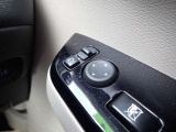 電動格納式ドアミラーですので運転席からミラーの調節が可能ですので非常に便利です♪