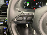 運転中、オーディオの操作をしてて、ハッとしたことはありませんか?ステアリングスイッチは、運転中でもハンドルでオーディオの操作が可能です。安全なドライブをサポートします。