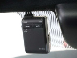 ◆ドライブレコーダー◆映像・音声などを記録する自動車用の装置です。 もしもの事故の際の記録はもちろん、旅行の際の思い出としてドライブの映像を楽しむことができます。