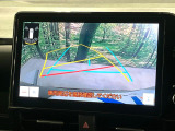 【バックカメラ】駐車時に後方がリアルタイム映像で確認できます。大型商業施設や立体駐車場での駐車時や、夜間のバック時に大活躍!運転スキルに関わらず、今や必須となった装備のひとつです!