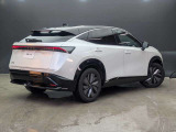 横一文字の薄型LEDリアコンビネーションランプが印象的なリアデザイン。クーペライクなシルエットがスポーティで美しい佇まいを演出します。