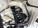 お車を安心してお乗りいただく為には、足回りの定期点検が欠かせません。サービスサポート(有償保証)では無料点検もご提供しており、安心のカーライフをお過ごしいただけるサポート体制が整っています。