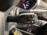 【クルーズコントロール】高速道路もラクラク走行。アクセルを離しても一定速度で走行ができ、長距離運転時の負担を軽減!加速・減速も簡単なスイッチ操作で調整できます。