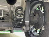 お車を安心してお乗りいただく為には、足回りの定期点検が欠かせません。サービスサポート(有償保証)では無料点検もご提供しており、安心のカーライフをお過ごしいただけるサポート体制が整っています。
