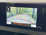 【バックカメラ】駐車時に後方がリアルタイム映像で確認できます。大型商業施設や立体駐車場での駐車時や、夜間のバック時に大活躍!運転スキルに関わらず、今や必須となった装備のひとつです!