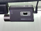 事故時の証拠となるだけでなく、危険運転の抑止力や、ヒヤリハットの記録による安全意識向上など、安全運転をサポートする機能をアピール。?