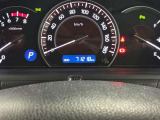 視認性に優れたメーターを採用しており、走行中でも車速や情報が分かりやすく表示されます。運転時の視線移動をむりのない範囲に抑え、快適で安心感のあるドライブをサポートします。
