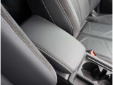 Audi正規ディーラーが高品質をお約束。高度な訓練・教育を受けたAudi専任メカニックが、100項目にもおよぶ精密な点検を実施いたします。すべてをクリアしたAudi車だけが、あなたのお手元に届けられるのです。