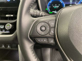 運転中、オーディオの操作をしてて、ハッとしたことはありませんか?ステアリングスイッチは、運転中でもハンドルでオーディオの操作が可能です。安全なドライブをサポートします。