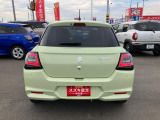 スタイリッシュなバックビュー。毎日の通勤に、買い物に大活躍!車の詳細はスタッフへおたずねください!