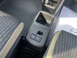 最新型の電動サイドブレーキ付きです