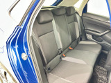 安全性と快適性を追求した、少し硬めのシート。 これは長時間の運転や渋滞などの状況でも、身体の疲労度が少ないことを求めたものです。