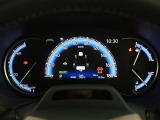 とっても見やすいメーターです。夜間時はラグジュアリーな気分にさせてくれる照明が魅力ですので、夜のドライブも楽しみになりますよ♪