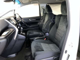 すっきりとしたデザインの内装は、さすがトヨタ車の上品さを感じます。