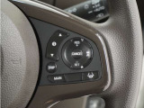 ◆アダプティブクルーズコントロール◆予め設定した車速内でクルマが自動的に加減速。前走車との適切な車間距離を維持しながら追従走行します。【LKAS】車線維持支援システムでステアリング操作を支援。