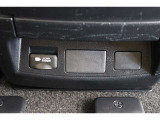 便利な家庭用電源(100Vコンセント)も装備しています。