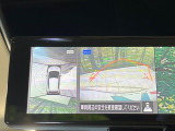 【アラウンドビューモニター】専用のカメラにより、上から見下ろしたような視点で360度クルマの周囲を確認することができます☆死角部分も確認しやすく、狭い場所での切り返しや駐車もスムーズに行えます。