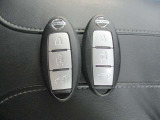 機能充実のインテリkeyは2本。トランクの開閉も可能です。