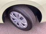 ホイールをドレスアップする純正のホイールキャップ【175/65R15 ラジアルタイヤ】★タイヤの溝もまだまだ!くわしくはスタッフへ。